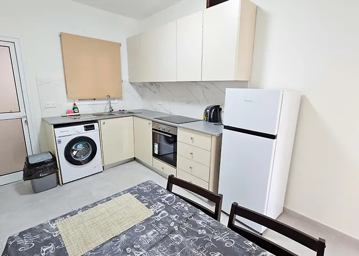 Sky Ward Rooms, 150m From Chabad Lubavitch Daire